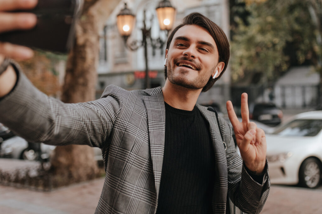 Influencer Marketing Freelancer: How to Build a Profitable Career